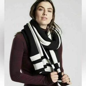 Athleta Sport Stripe Large  Wool Blend Travel Commute Scarf NWT